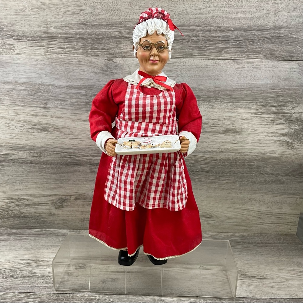 Christmas Mrs Claus Baking Cookies Cook Statue 18” Decoration Red White